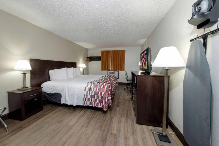 Red Roof Inn Culpeper in Culpeper, VA