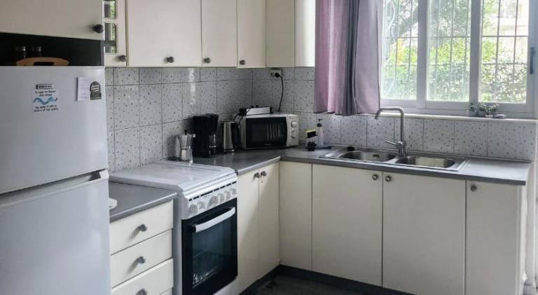Holiday apartment with patio & jacuzzi — photo 3