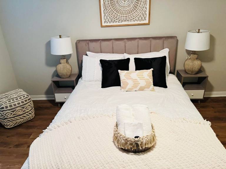 Condo  Oak Forest/ Garden Oaks