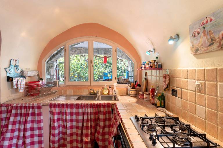 Family-oriented charming vacation home with patio, barbeque & yard | Garden view | Suitable for remote work | Pet-friendly — photo 4