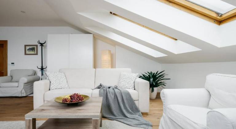MIA Cozy Apartment with Stunning Views, Parking & AC by EasyBNB Premium in Prague