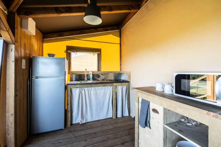 Mobile home with patio & barbeque | Beach nearby | Dogs allowed — photo 4