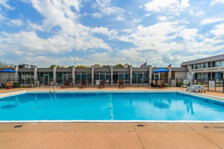 Quality Inn & Suites Vandalia near I-70 and Hwy 51 — photo 3