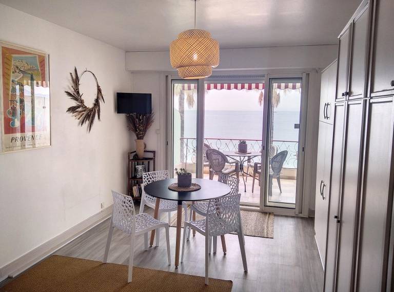 Apartment with terrace & garden — photo 3