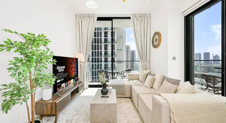 Stunning 2BDR Luxury Private Pool and Terrace in Dubai