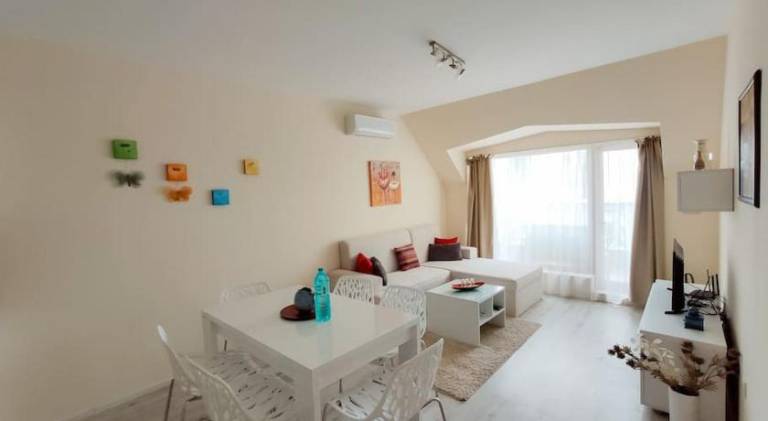 Beachfront Panoramic Flat @ South Bay residence — photo 3