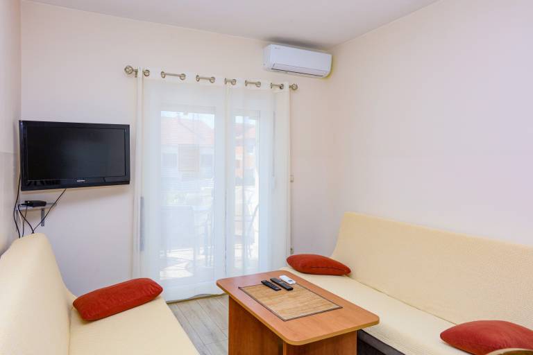 One bedroom apartment with balcony Srima - Vodice, Vodice (A-23593-a) — photo 5