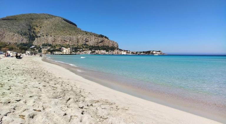 Vacation home with 2 rooms for 4 persons in Palermo