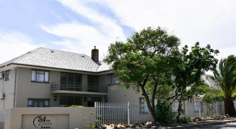 34onlincoln Guesthouse