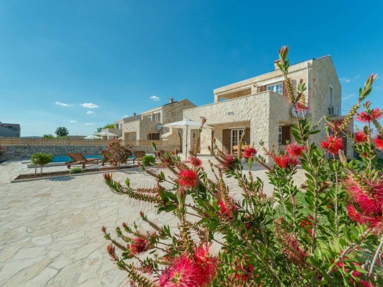 Villa Karin mit beheiztem Pool - Agentur TA Leut — photo 2