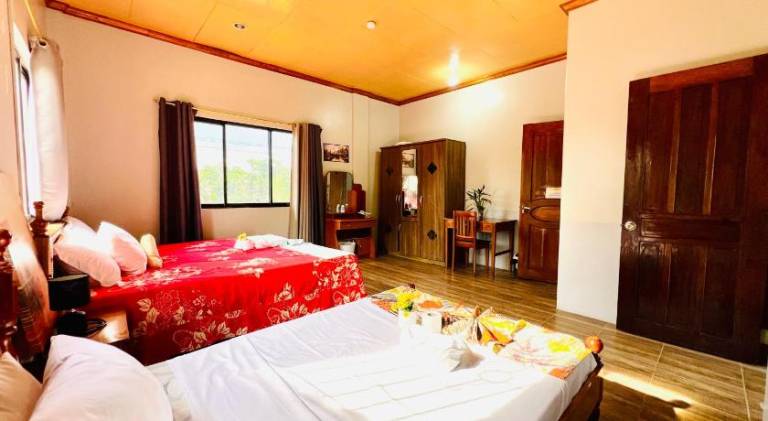 Villa with BBQ, yard & patio | Suitable for remote work — photo 2