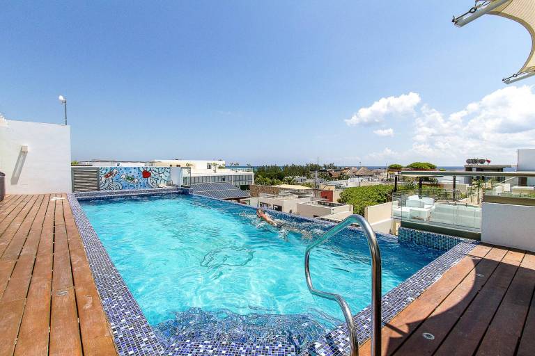 Atemberaubende 2 Schlafzimmer private Terrasse Grill