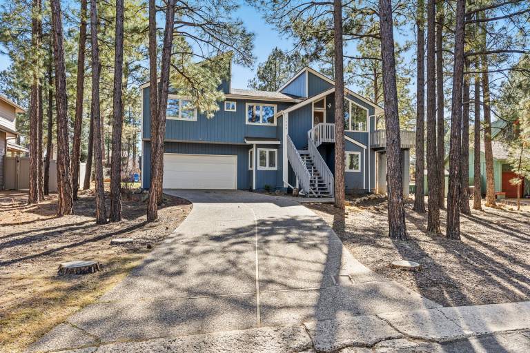 Family-oriented charming vacation home with grill | Mountain view | Good for workation | Pets are welcome — photo 2