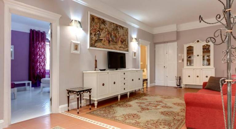 Florence Apartments, Home Feeling in Santa Maria