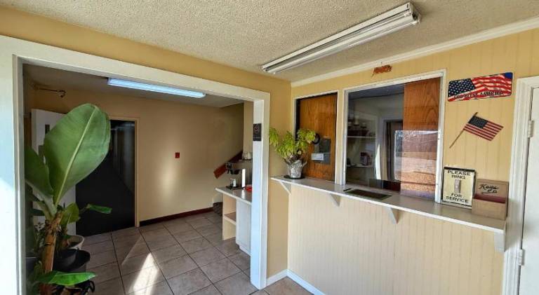Laketree Inn & Suites Marion — photo 3