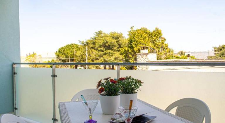 Serviced apartment with terrace — photo 5