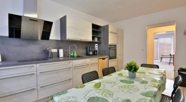 Holiday apartment with 2 rooms for 6 persons — photo 2