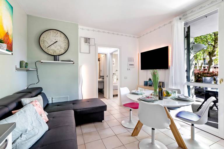 Family-oriented holiday apartment with BBQ, yard & patio | Mountain view | Close to the beach | Pets are welcome — photo 4