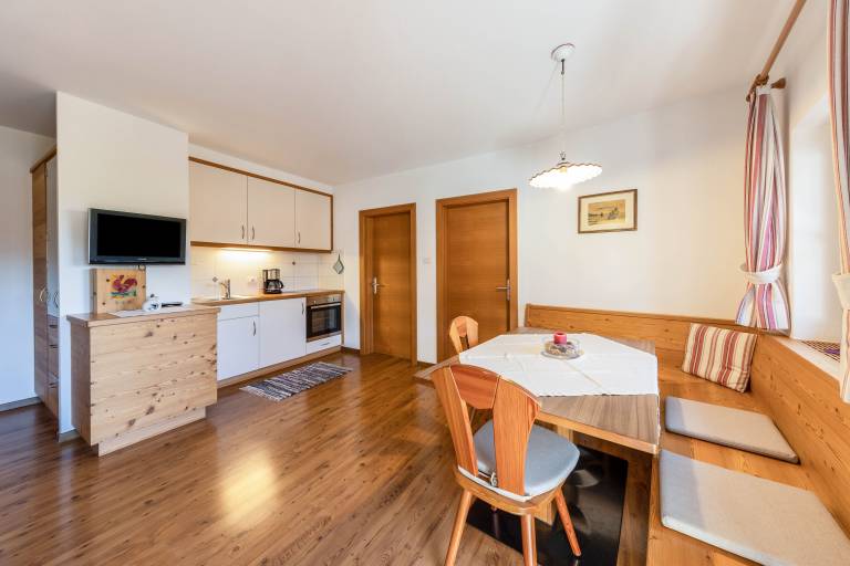 Holiday Apartment "Florerhof Flieder" with Mountain View, Sauna, Wi-Fi & Garden — photo 4