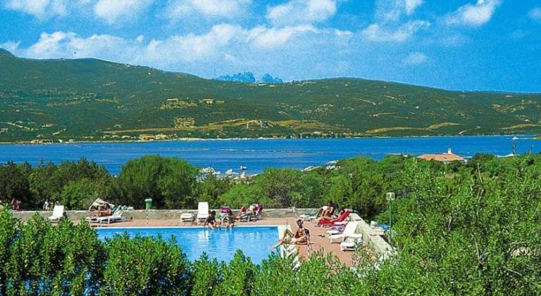 Holiday apartment with pool in Olbia