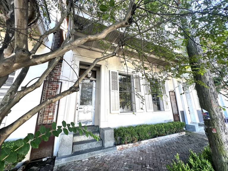 Bed and breakfast  Lower Garden District