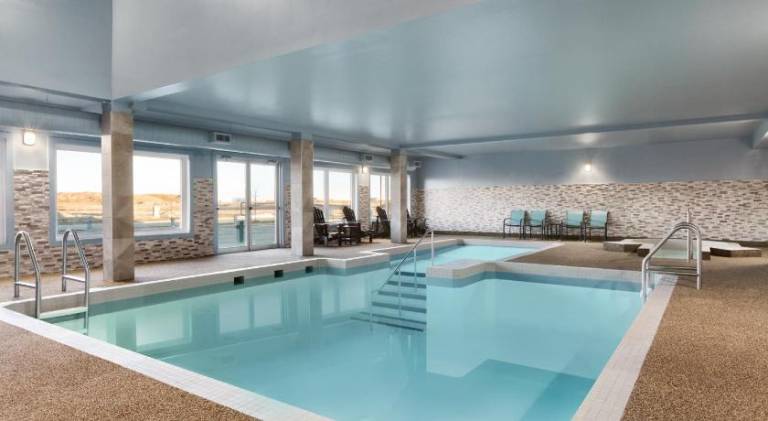 Days Inn by Wyndham Calgary North Balzac — photo 4