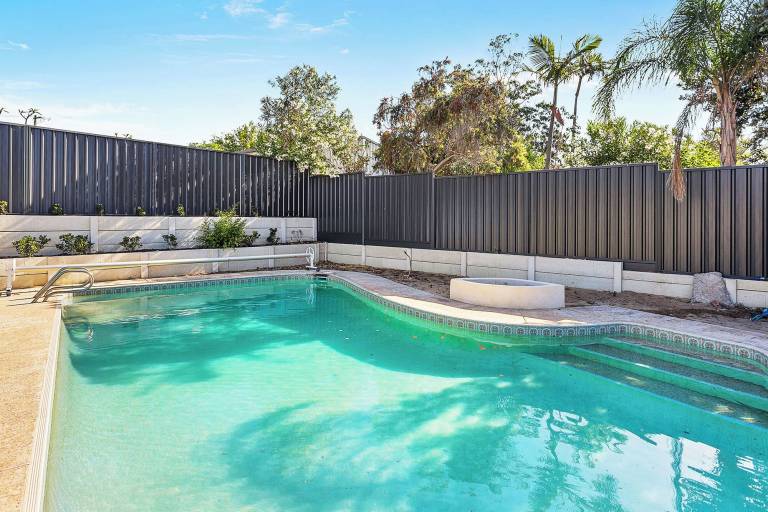 House  Hillarys