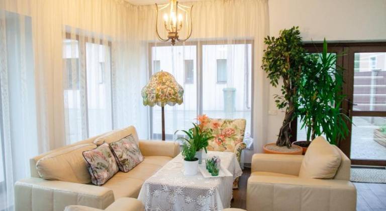 100 m&sup2; Apartment mit Hotelservice