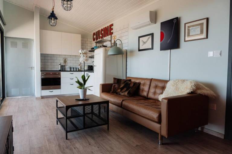 Tiny Home with Huge View — photo 2