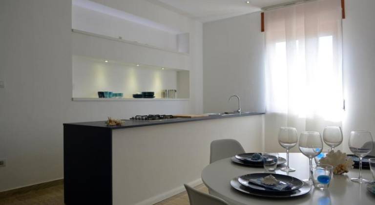 Nice serviced apartment with patio | Pets allowed — photo 5