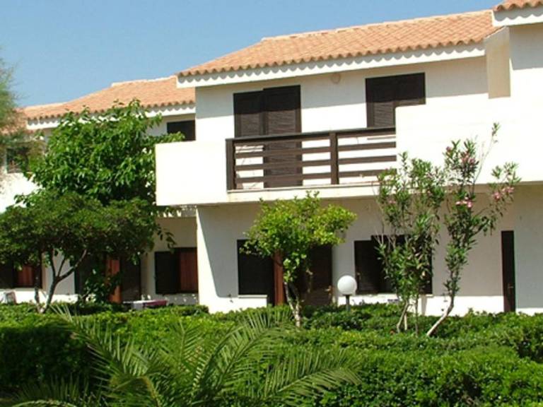 Family-oriented beautiful apartment with pool & terrace | Close to the beach | Pets are welcome — photo 4