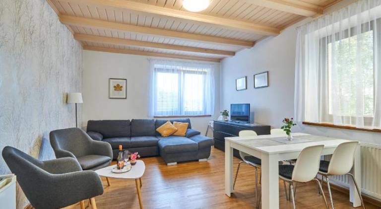 Lovely rental apartment with yard & patio | Pet-friendly — photo 3
