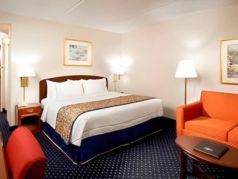 Courtyard by Marriott Columbus Airport in Franklin, OH
