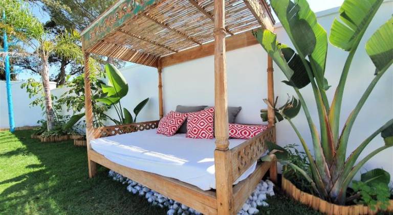 Fully equipped villa with garden, private pool & jacuzzi | Perfect for remote work | Pet-friendly — photo 5