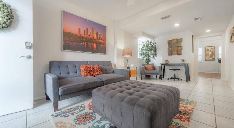 Rental apartment with patio | Pets allowed in Tampa, FL