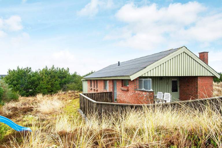 Ferienhaus mit Hund in Hvide Sande f&uuml;r max. 5 Personen