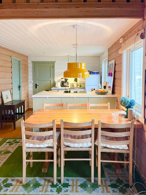 Vacation home with patio & yard | Sea view — photo 3