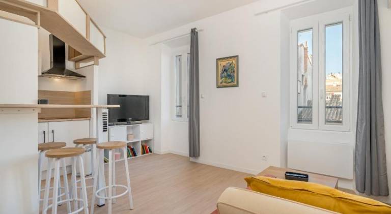 Rental apartment | Near Palais Longchamp — photo 2