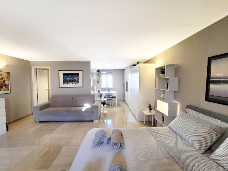 Bianca - Luxury Penthouse — photo 3