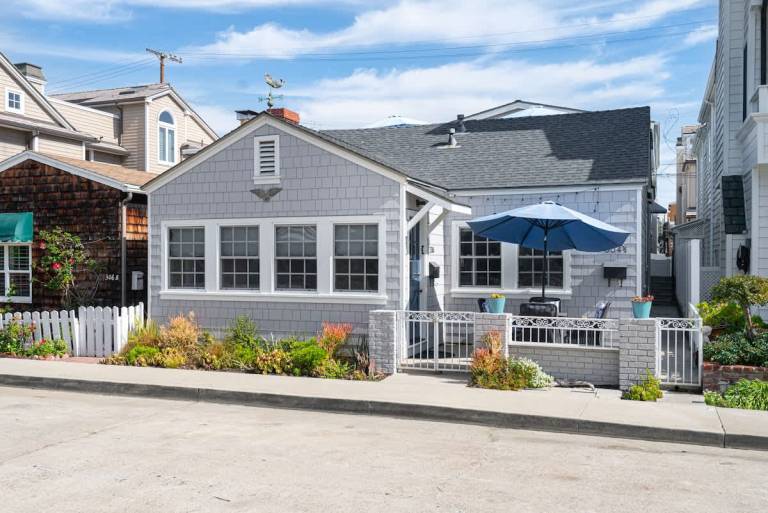 304 Ruby A & B Charming Balboa Island Duplex