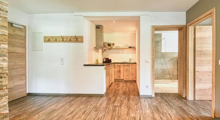 Apartment with garden & patio — photo 3