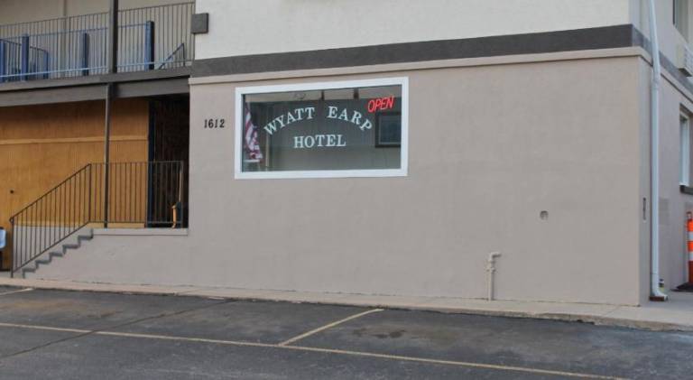 Wyatt Earp Hotel — photo 4