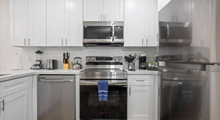 Apt Montrose-Midtown-Museums-Games-WiFi-Parking M1 — photo 5