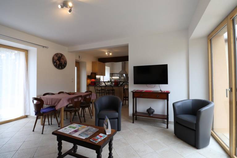 Fully equipped pleasant gite with BBQ, yard & terrace | Dogs allowed — photo 3
