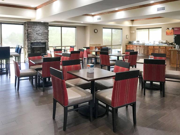 Comfort Suites Johnson City near University — photo 3