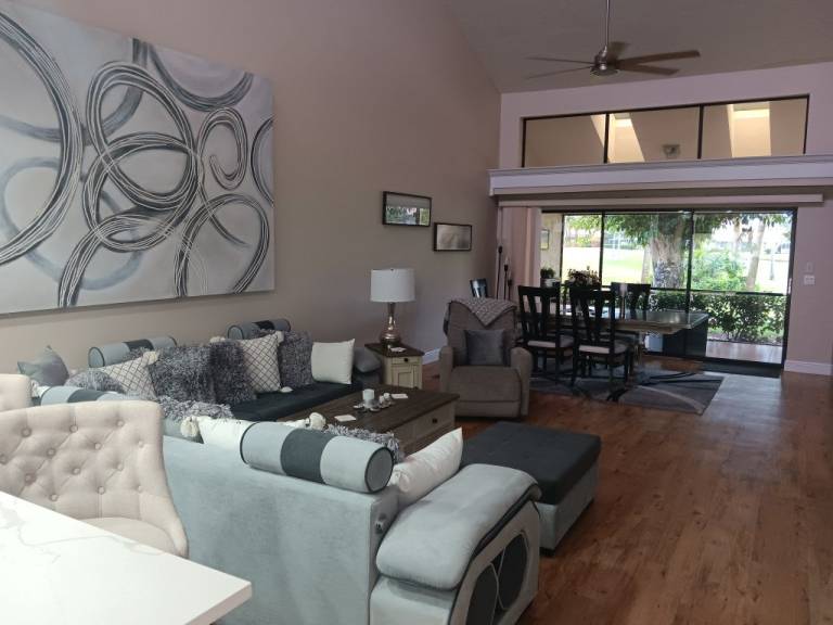 Family-friendly villa with barbeque, garden & pool | Garden view | Pets are welcome — photo 5