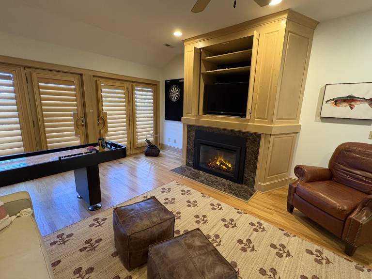 Luxe Mountain Lodge Sleeps 25: Views, Hot Tub, & Game Room near App Ski Mtn — photo 4