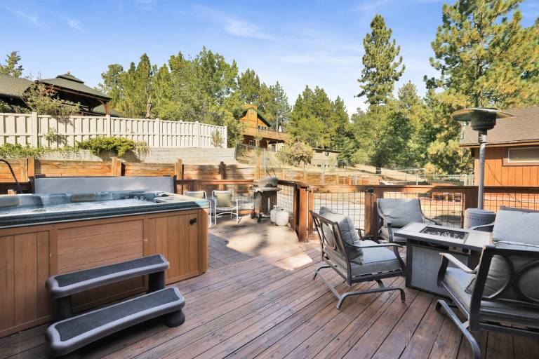 Family-friendly lovely cabin with jacuzzi & grill | Lake view | Pets are welcome — photo 5