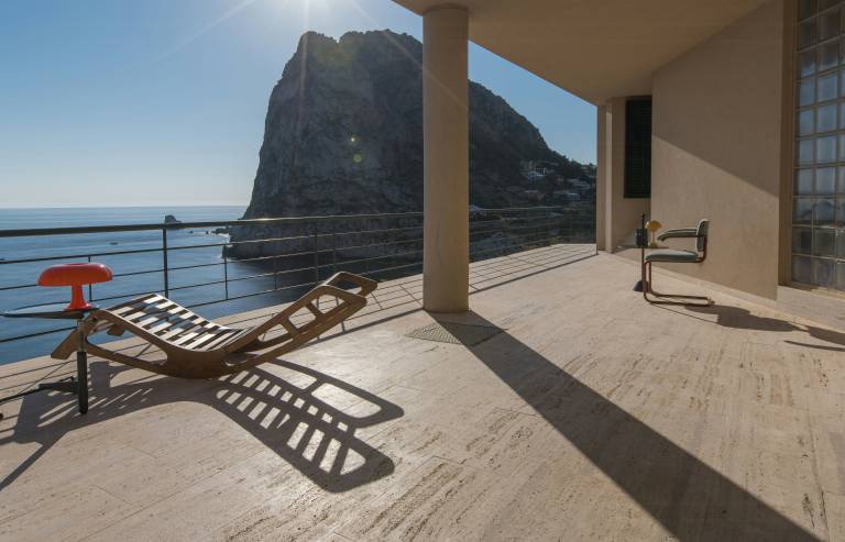 Modernist villa with private sea access — photo 5