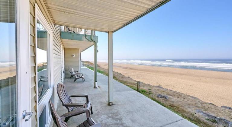 Vacation home with pool — photo 3